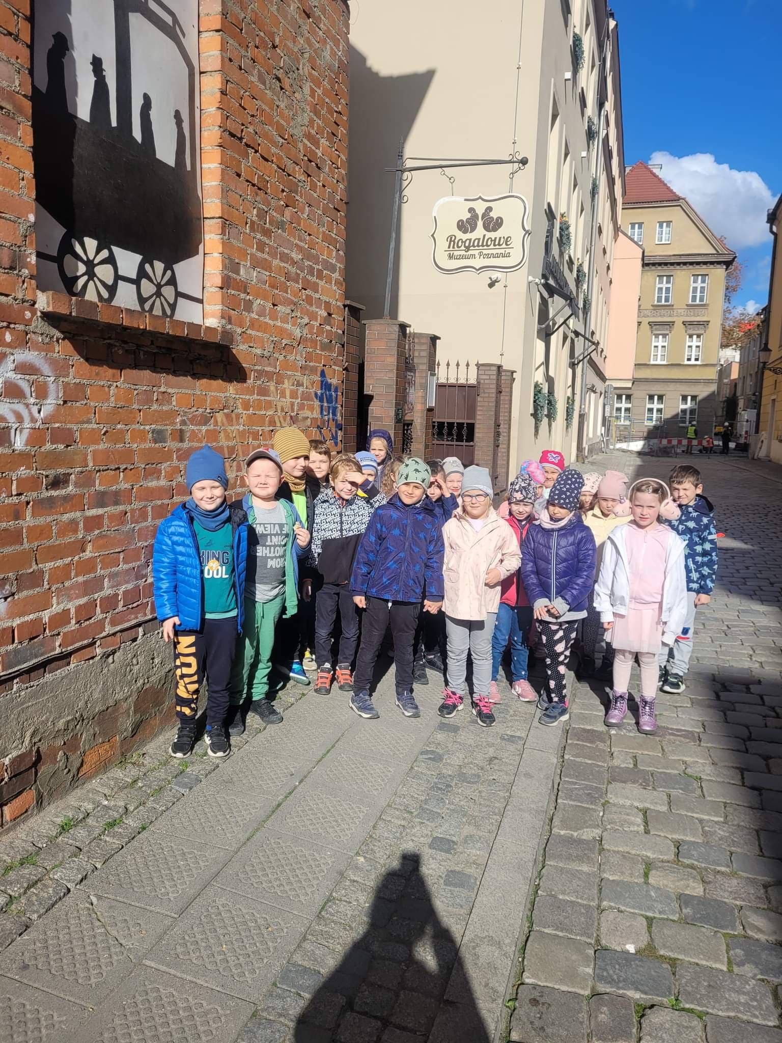grupa dzieci w poznaniu