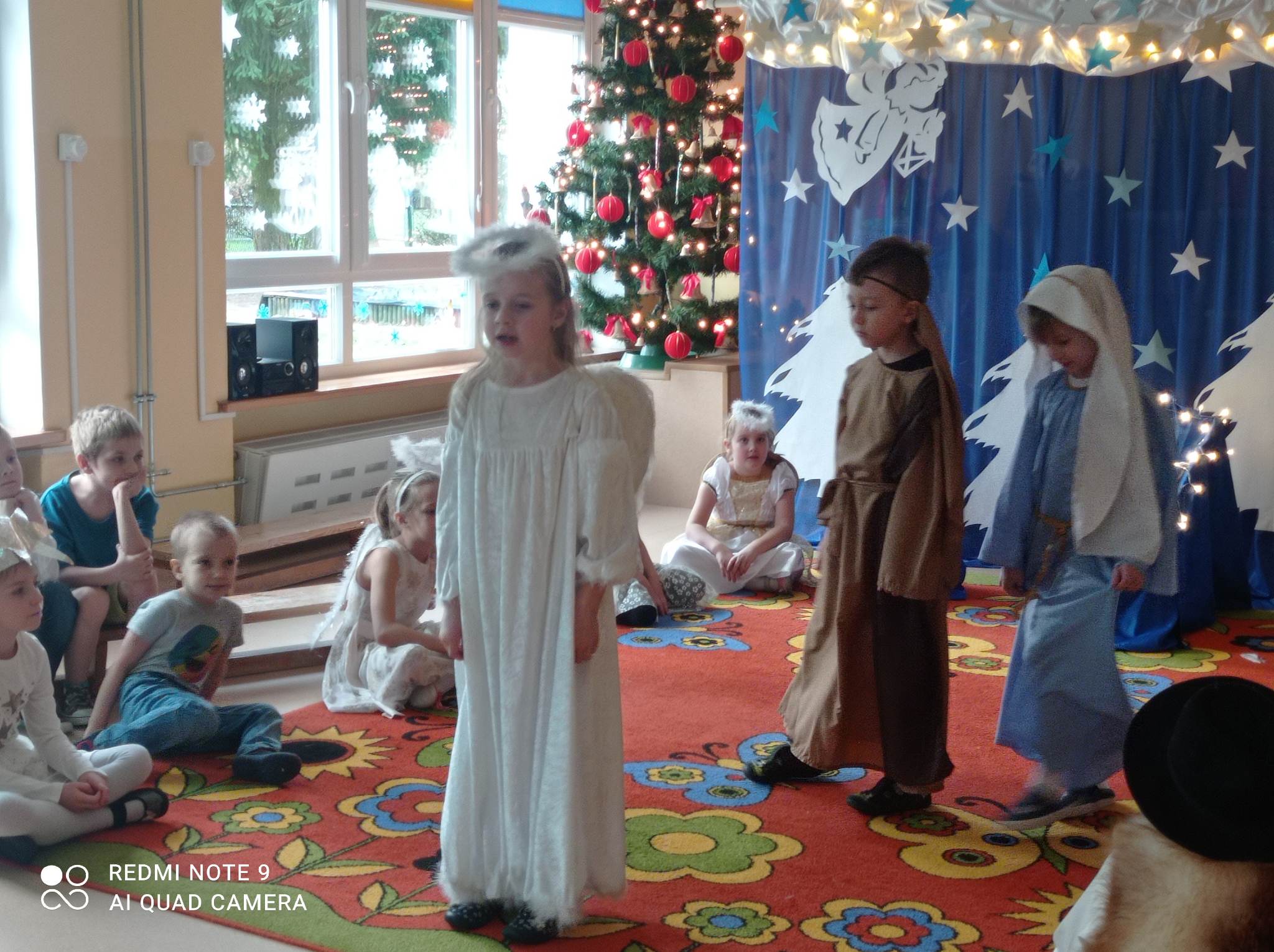 aniołek w przedstawieniu