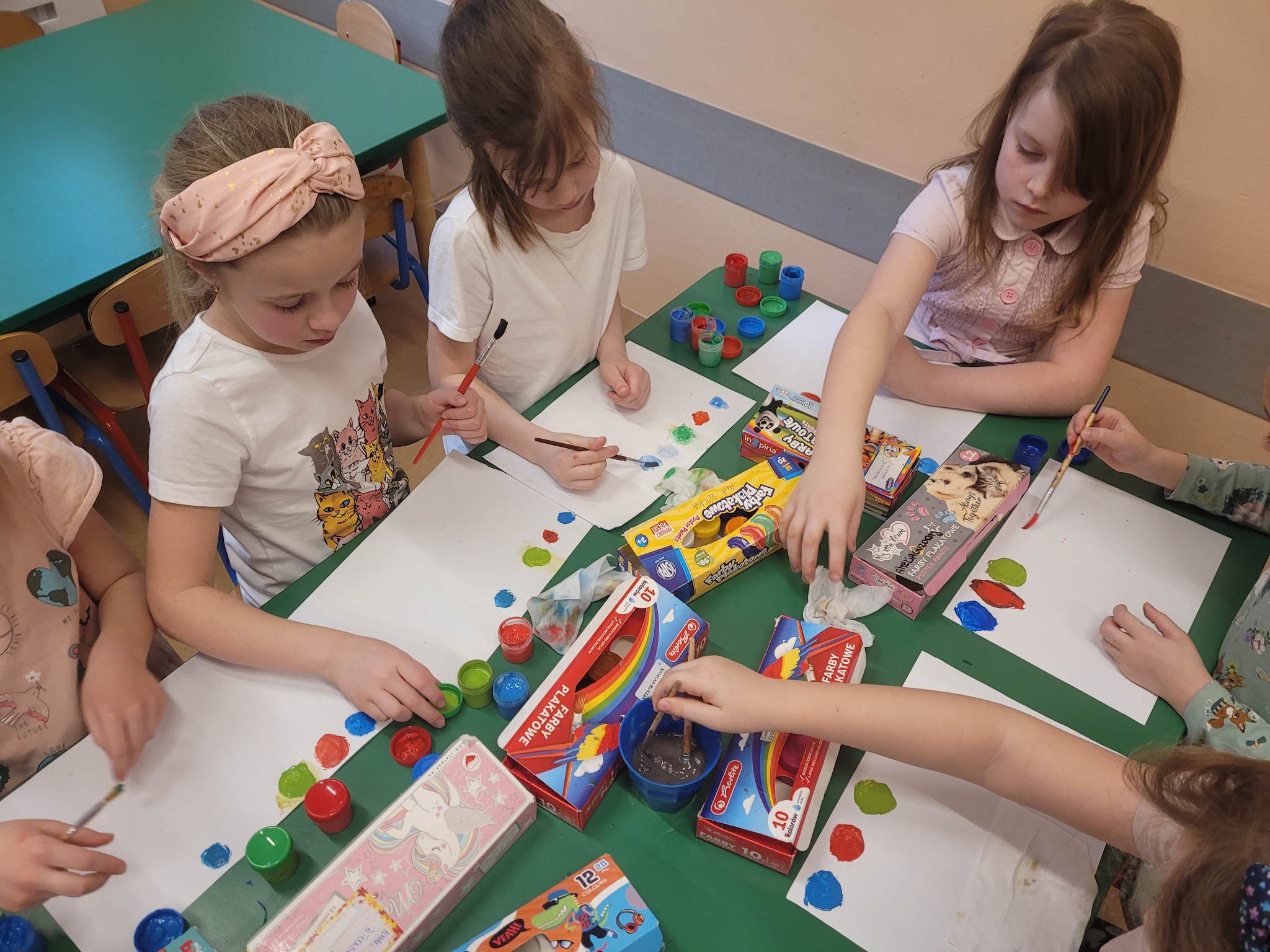 dzieci i farby